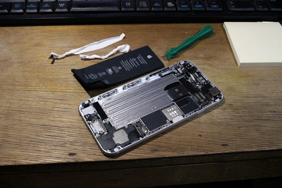 iPhone6バッテリーパック取り外し完了